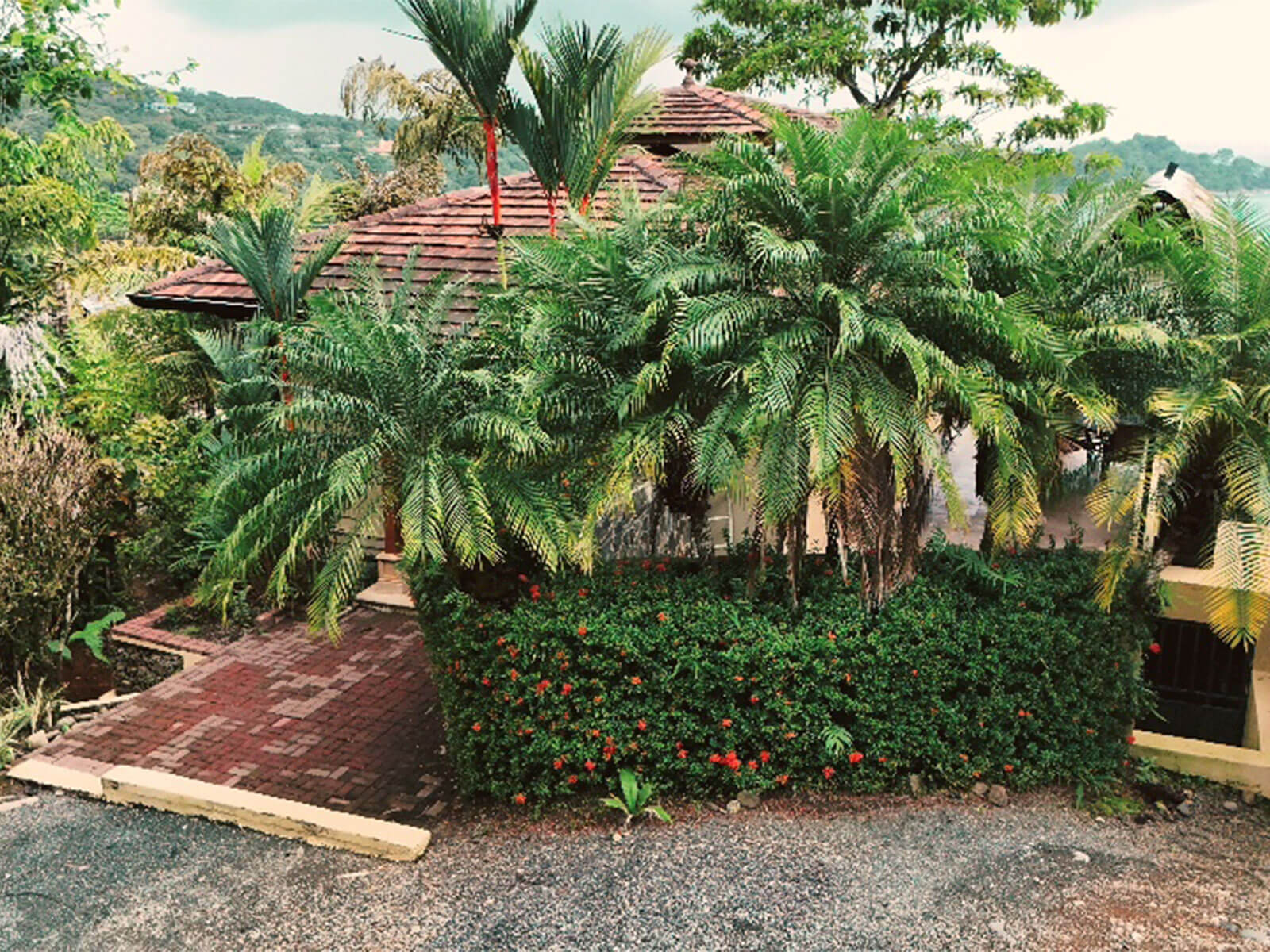 villa-tuanis_1.jpg
